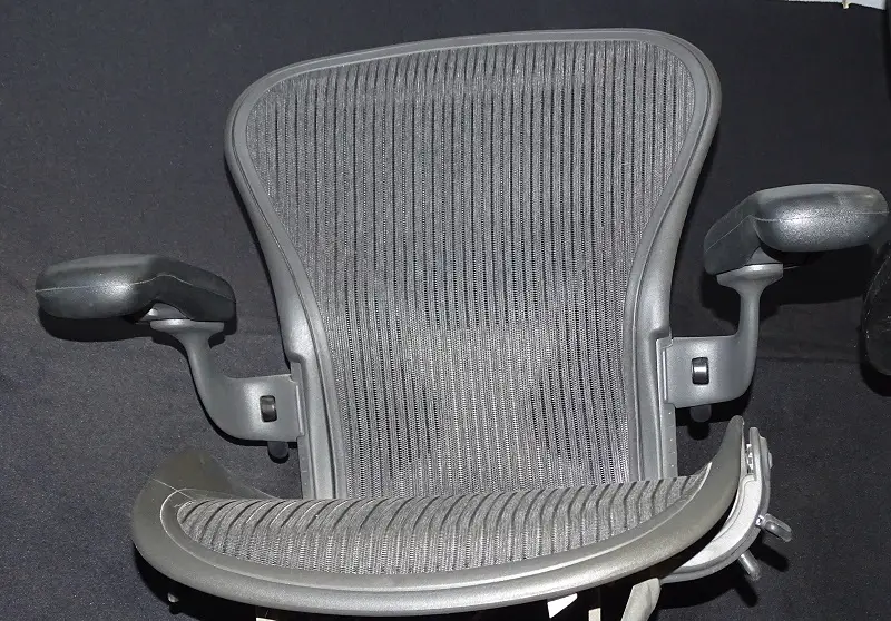how to clean a mesh office chair