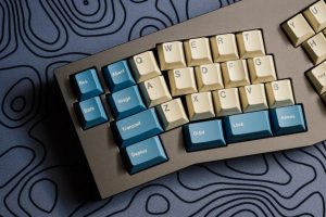 What Is an Ergonomic Keyboard: An Introduction to Its Features and Types